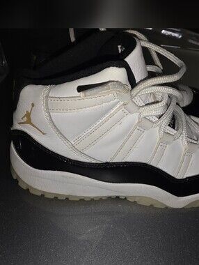 Used Boys Jordan Size 3 White, Black & Gold Retro High-Top Sneakers No Box